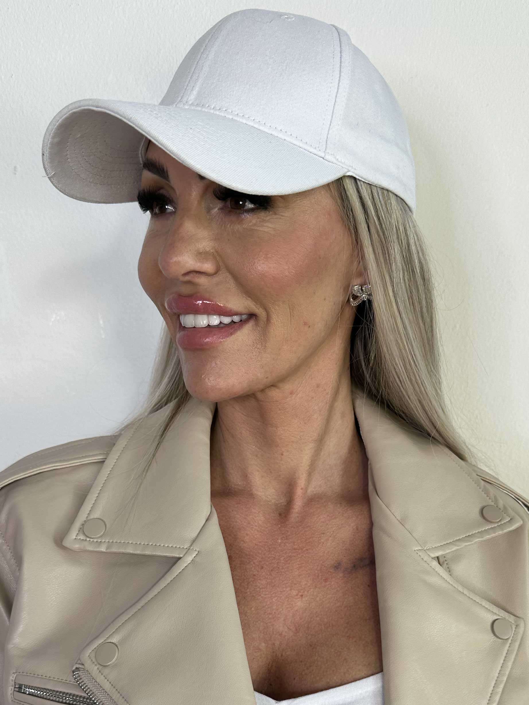 Izzie - enfärgad keps